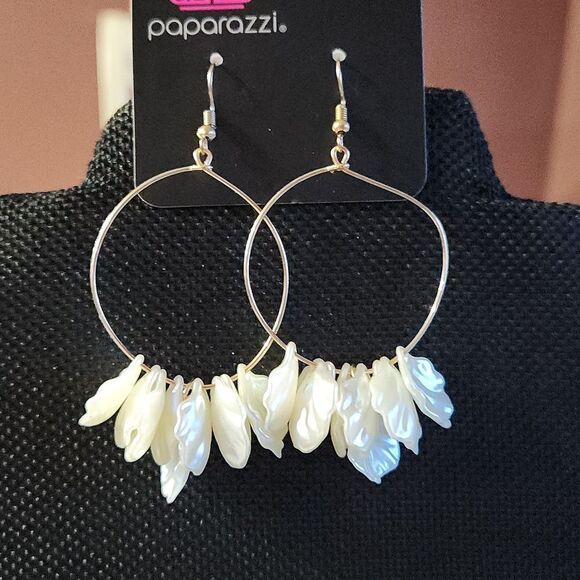 Earrings 💥Final Price💥 - Picture 1 of 3